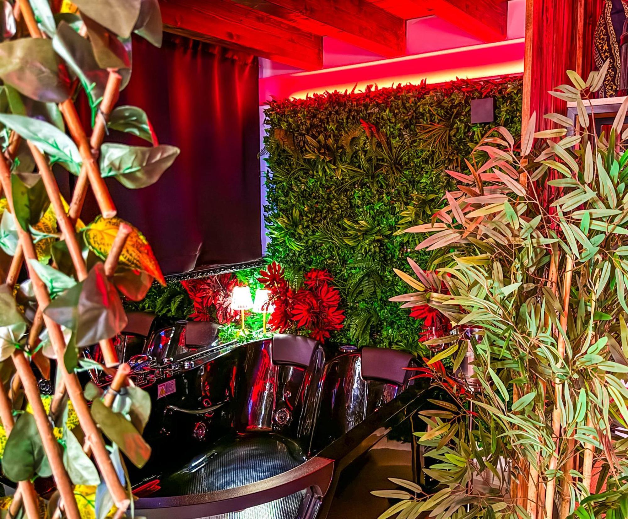 Rouge Romantic Jacuzzi Suite Palermo Centro — Photos 2